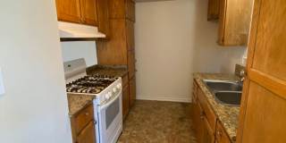 * Price Reduction * $1600/month Spacious Townhome Gallery 6