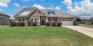 Peaceful neighborhood with spacious home Peaceful neighborhood with spacious home Gallery 1
