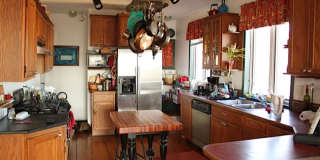 Charming 7 Bedroom-No Broker Fee Gallery 6