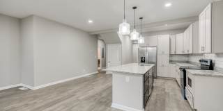 Room in 4 Bedroom Home at Athens Ave Gallery 12
