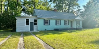 1207 S. Riverdale Avenue Gallery 1