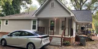 1/2 MONTH OFF SPECIAL - Duplex- 1 bedroom. 1 bath  Dead End Street Gallery 1
