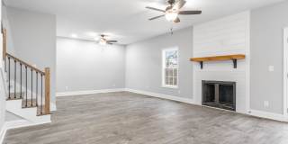 4 Bedroom 3 Bath Pet Friendly Home For Rent Off Rossview Road!! Gallery 9