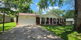 3 bedroom/1.5 bathroom house/2 car garage Gallery 1