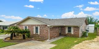 Charming 3Bed/2Ba Duplex Unit Convenient to Dining, Shopping & Tyndall AFB! *1/2 OFF Security Deposit for A-D Military!* Gallery 1