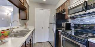 The Manhattan Gallery 13