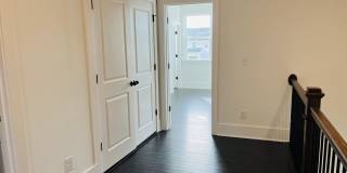 LIKE NEW IN PARK VUE! Townhome located across from Westside Park in Atlanta! MUST SEE! Gallery 11