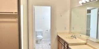 AVAILABLE NOW: BIG College Area Townhome 4bd/2.5ba HUGE garage, AC, pool, W/D Gallery 31