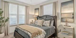 Portier at Midtown Gallery 10