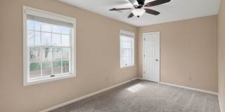 Spacious 4BR House in Columbia Gallery 26