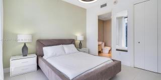 200 Biscayne Boulevard Way Gallery 17