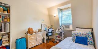 NW Rowhouse Near Georgetown University & Hospital Available Early August Gallery 14