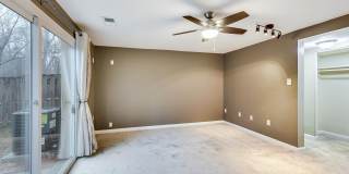 Updated 3+2.5 End Unit w/ 2 PARKING SPACES Gallery 8
