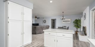 951 West La Jolla Drive Gallery 7