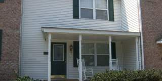 2 Bedroom 1.5 Bath Townhouse Gallery 1