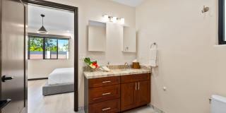 Kahala Zen: Spacious Modern Oasis w/ Studio, Garden & Lush Garden Gallery 31