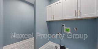 1072 Bruce Street Gallery 12
