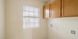 Bright & Spacious 4Bd Home with Vaulted Ceilings & Outdoor Kitchen Gallery 20
