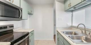 LSU 1 Bedroom UPDATED Condo for Lease Gallery 3