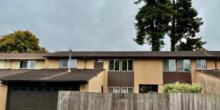 3 Bed 1.5 Bath Townhouse Gallery 1