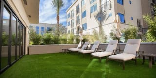 The Lincoln Scottsdale Gallery 4