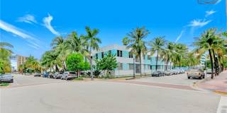 Beautiful studio apartment in the heart of South of Fifth, completely remodeled & steps from the beach! Gallery 1