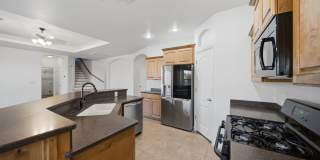 Pet Friendly 4 Bedroom Home! Gallery 4