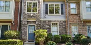 Beautiful 3-Bedroom Roswell Townhome Near Avalon & Downtown Alpharetta Gallery 1