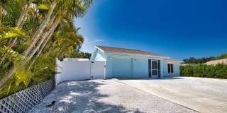 Annual Unfurnished 2 Bedrooms 2 Bathrooms Pool Home Located in South Venice! Gallery 1