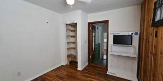 (Forest Park) WALK TO CAMPUS!!! Gallery 21