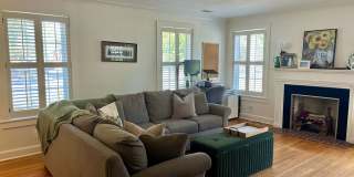 3/2 Duplex Conveniently Situated in an Established Neighborhood! Gallery 7