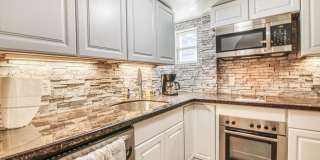 1701 ELM Street Gallery 87