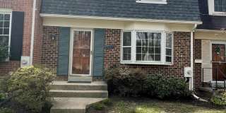 BEAUTIFLLY UPDATED TOWNHOME Gallery 1