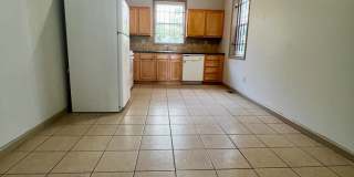 Stunning 6-Bedroom Townhome Steps Away from Temple! Available NOW! RENT SPECIAL - One Month FREE on 13-month lease! Gallery 5