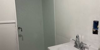 Charming 3 bedroom brick bungalow Gallery 17