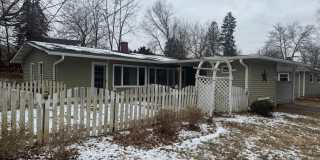 108 MCCORMICK Street Gallery 1