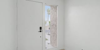 AVAILABLE NOW!! 2 Bedroom 3 Bathroom condo in Palm Springs! Gallery 13