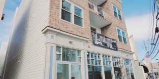916 Hope Street Gallery 7