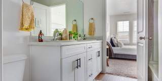 Hamilton Crossing Gallery 11