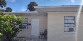 318 N Oleander Ave Gallery 13