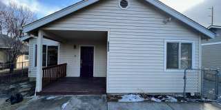 Three Bedroom House on Bend's West Side with RV Parking Gallery 1