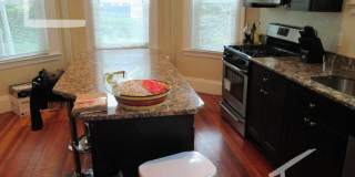 Nicely renovated 3 bed unit with in-unit laundry. Gallery 3