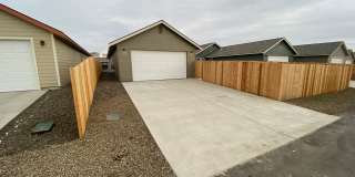 Newer Home for Lease! 3br 3ba Gallery 3