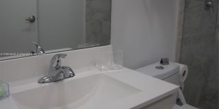 810 7th St Gallery 13