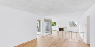 HUGE TOP FLOOR 2 BED 2 BATH IN PRIME SANTA MONICA! -FIREPLACE, BALCONY & GARAGE PARKING SPACE Gallery 2
