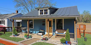 Beautifully Restored Belmont Gem With Fenced Yard Beautifully Restored Belmont Gem With Fenced Yard Gallery 1