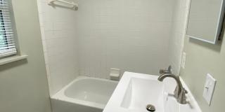 Walk to UF & Downtown! Gallery 19