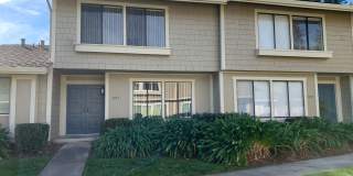 Spacious Townhouse Gallery 1