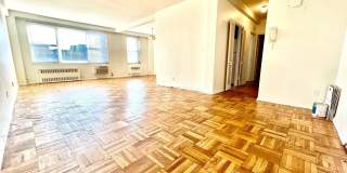 10 Lake Street Gallery 1