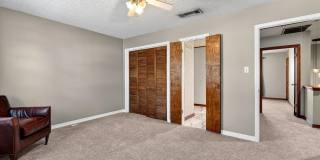 Harts Landing - Right next to the pool! One month half off rent! Gallery 24